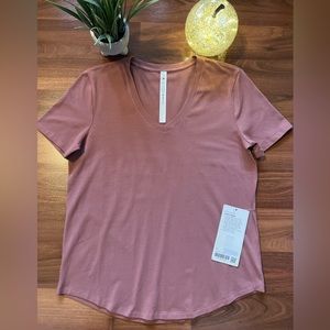 🆕 🌸NEW With Tags, Lululemon 👚 Love-V-Neck T Shirt.